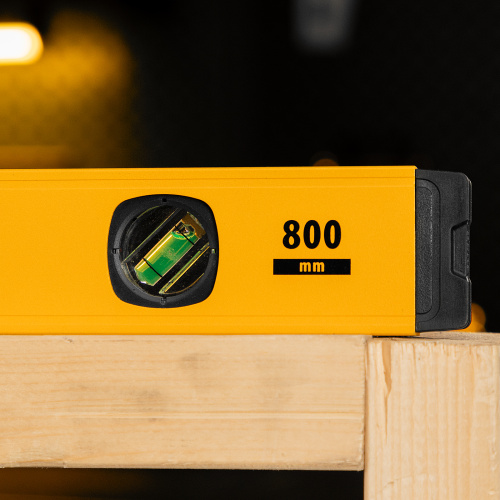 Уровень алюминиевый, магнит, фрезерованный, 3 глазка (1 зеркал.) 0,5 мм/м, 800 мм Denzel по ценам производителя в Воронеже с доставкой по всей России