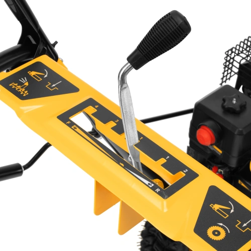 Бензиновая снегоуборочная машина SBM 610, 212 cc, ручной старт, фара Denzel по ценам производителя в Воронеже с доставкой по всей России