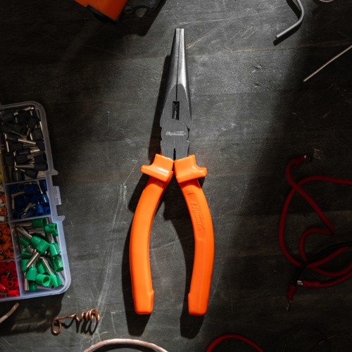 Длинногубцы прямые Classic, 180 мм, шлифованные, пластмассовые рукоятки Sparta по ценам производителя в Воронеже с доставкой по всей России