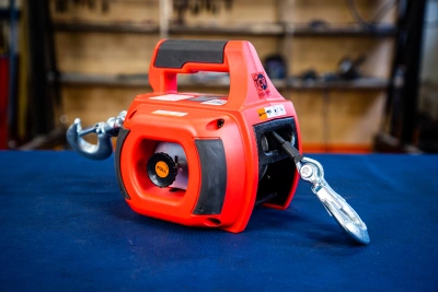 Лебедка под шуруповерт переносная TOR SQ-500 225 кг 12 м по ценам производителя в Воронеже с доставкой по всей России