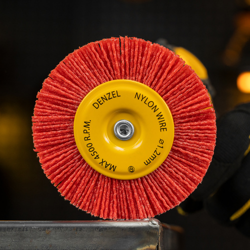 Щетка для дрели, 100 мм, Плоская, со шпилькой, нейлоновая щетина Denzel по ценам производителя в Воронеже с доставкой по всей России
