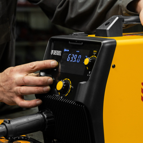 Аппарат инвертор. полуавтомат. cварки IMIG-205SDR, 200 А, ПВ 60%, катушка 5 кг Denzel по ценам производителя в Воронеже с доставкой по всей России