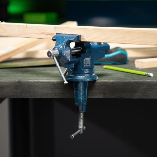 Тиски слесарные, настольные, поворотные, ширина рабочих губок 65 мм, наковальня Сибртех по ценам производителя в Воронеже с доставкой по всей России