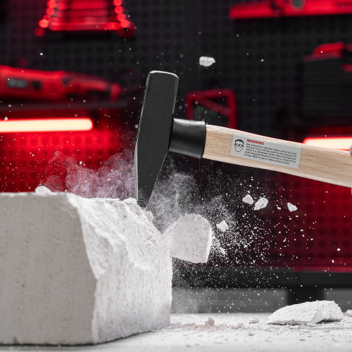 Молоток слесарный, 500 г, квадратный боек, деревянная рукоятка Matrix по ценам производителя в Воронеже с доставкой по всей России