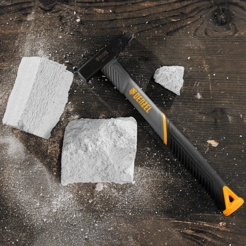 Молоток слесарный, 200 г, кованый, фибергласовая рукоятка c TPR покрытием Denzel по ценам производителя в Воронеже с доставкой по всей России