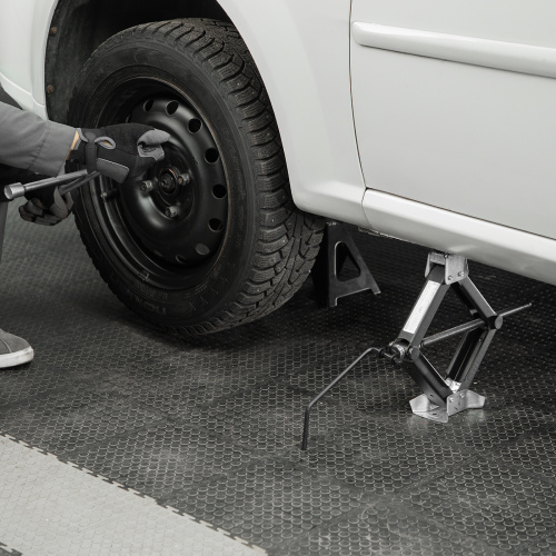 Домкрат ромбический винтовой универсальный ТУ 5.16-469-0213-04, 1,5 т, 105-375 мм по ценам производителя в Воронеже с доставкой по всей России