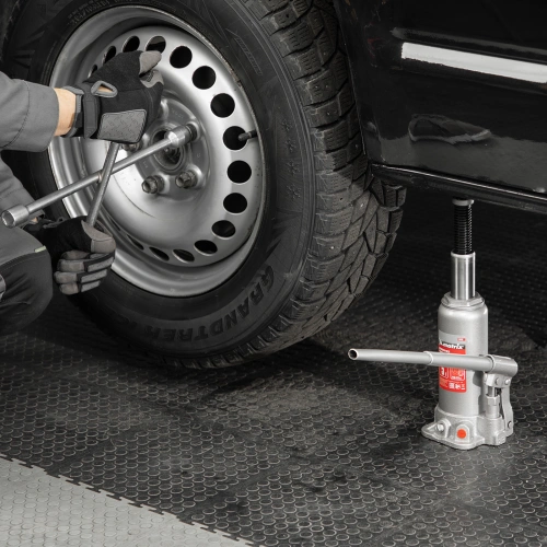 Домкрат гидравлический бутылочный, 5 т, высота подъема 216-413 мм, в пластиковый кейсе Matrix по ценам производителя в Воронеже с доставкой по всей России