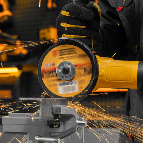 Машина шлифовальная угловая AG125-1500, 1500 Вт, 125 мм, 3000-11000 об/мин Denzel по ценам производителя в Воронеже с доставкой по всей России