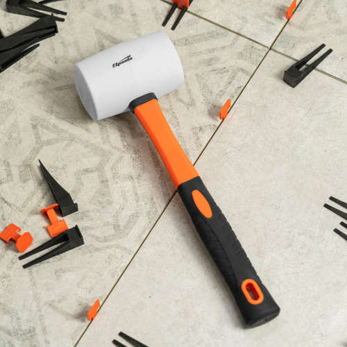 Киянка резиновая, 680 г, белая резина, фибергласовая рукоятка Sparta по ценам производителя в Воронеже с доставкой по всей России