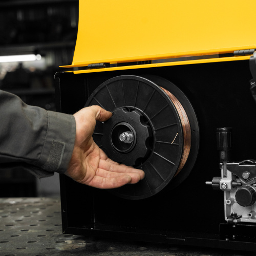 Аппарат инвертор. полуавтомат. cварки IMIG-205SDR, 200 А, ПВ 60%, катушка 5 кг Denzel по ценам производителя в Воронеже с доставкой по всей России