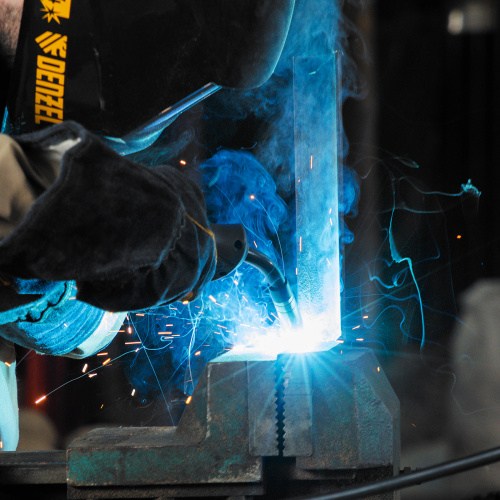 Аппарат инвертор. полуавтомат. cварки IMIG-200, 200 А, ПВ 60%, катушка 5 кг Denzel по ценам производителя в Воронеже с доставкой по всей России