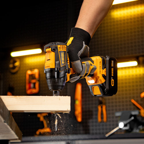 Винтоверт ударный аккумуляторный бесщет CID-IB-200 18В Li-Ion Denzel по ценам производителя в Воронеже с доставкой по всей России