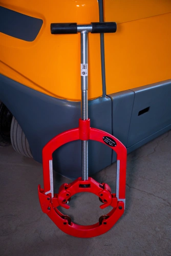 Труборез с хомутной защелкой TOR GH8S для стальных труб 6"- 8" по ценам производителя в Воронеже с доставкой по всей России