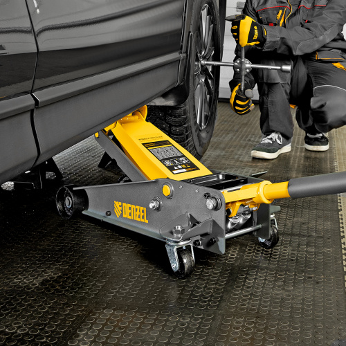 Домкрат гидравлический подкатной 3 т, с фиксатором, быстрый подъем, 135-480 мм, профессиональный Denzel по ценам производителя в Воронеже с доставкой по всей России