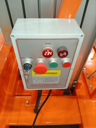 Подъемник мачтовый аккумуляторный 250 кг, 12/14 м, 24/80 В/Ач TOR GTWY12-320 DC 3-мачтовый по ценам производителя в Воронеже с доставкой по всей России