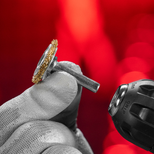 Щетка для дрели, 30 мм, плоская со шпилькой, латунированная витая проволока Matrix по ценам производителя в Воронеже с доставкой по всей России