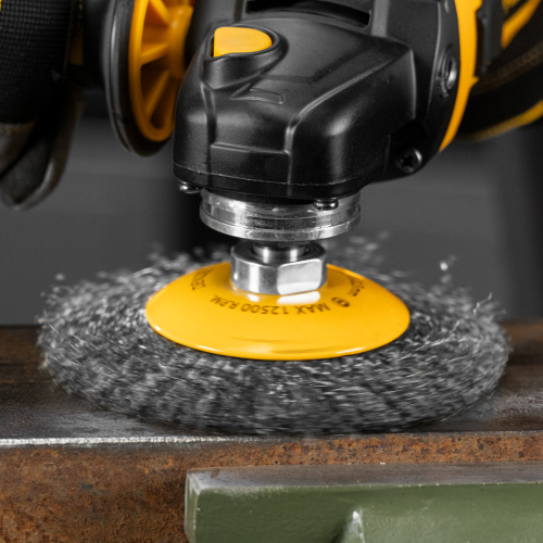 Щетка для УШМ, 125 мм, "Тарелка", витая нержавеющая проволока 0.3 мм, М14 Denzel по ценам производителя в Воронеже с доставкой по всей России