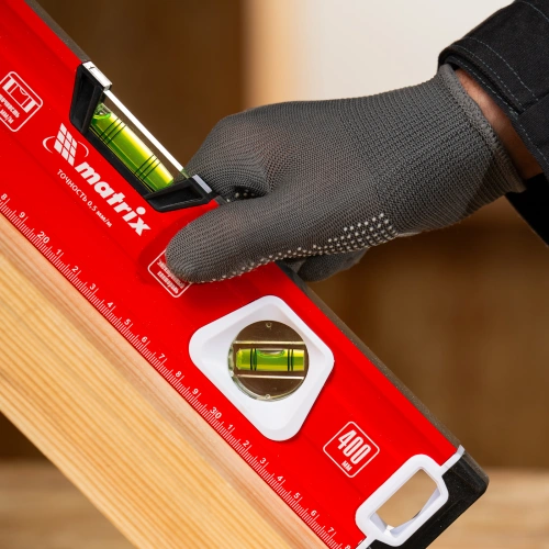 Уровень алюминиевый, магнит, фрезерованный, 3 глазка (1 зеркальный) 400 мм Matrix по ценам производителя в Воронеже с доставкой по всей России