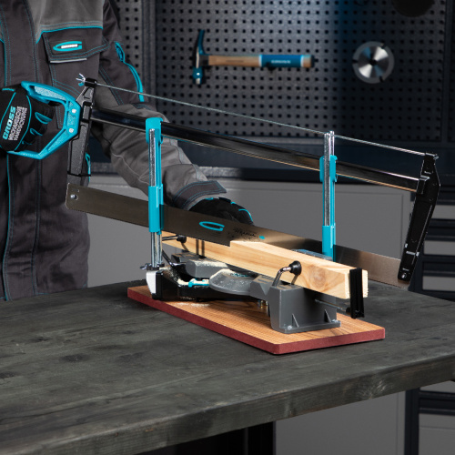 Стусло прецизионное, двухплоскостное, пила 600 мм, две прижимные струбцины, ограничительный упор Gross по ценам производителя в Воронеже с доставкой по всей России