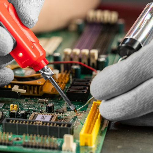 Паяльник беспроводной 4.5 В, 8 Вт, 350°С, припой 10 г, работа от элементов питания 3хАА Matrix по ценам производителя в Воронеже с доставкой по всей России