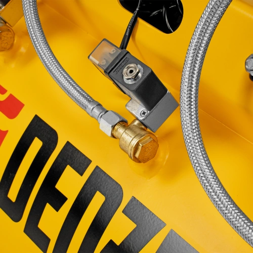 Компрессор безмасляный, малошумный DLS 3300/100, 3300 Вт,3x1100, 100 л, 570 л/мин ,блок управления Denzel по ценам производителя в Воронеже с доставкой по всей России