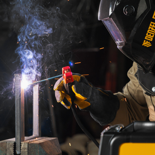 Аппарат инвертор. дуговой сварки SDM-220 Top, 220 А, ПВ 60% кейс Denzel по ценам производителя в Воронеже с доставкой по всей России