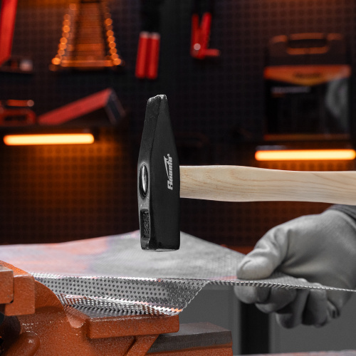 Молоток слесарный, 300 г, квадратный боек, деревянная рукоятка Sparta по ценам производителя в Воронеже с доставкой по всей России