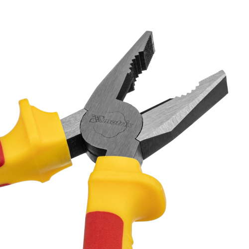 Плоскогубцы комбинированные, Insulated, 160 мм, двухкомпонентные рукоятки Matrix Professional по ценам производителя в Воронеже с доставкой по всей России