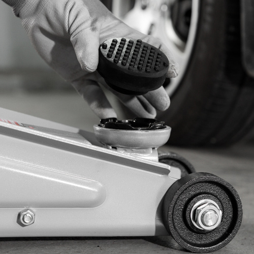 Резиновая опора для подкатного домкрата универсальная, D 72 мм, D 50, H 35 мм Matrix по ценам производителя в Воронеже с доставкой по всей России