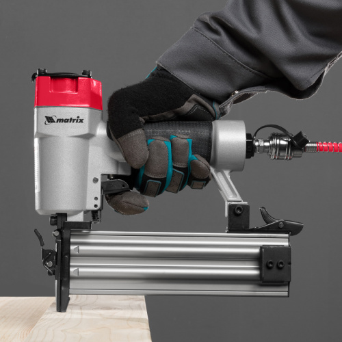 Нейлер пневматический для гвоздей от 10 до 50 мм Matrix по ценам производителя в Воронеже с доставкой по всей России