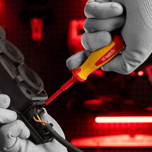 Отвертка Insulated, PH0 x 75 мм, CrMo, до 1000 В, двухкомпонентная рукоятка Matrix Professional по ценам производителя в Воронеже с доставкой по всей России