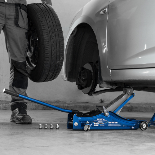 Домкрат гидравлический подкатной, 2 т, Low Profile, 80-380 мм Stels по ценам производителя в Воронеже с доставкой по всей России