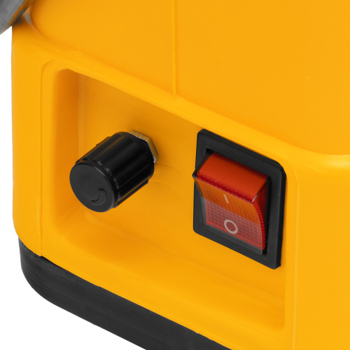 Опрыскиватель ранцевый аккумуляторный D-16LA, 16 л, 12 В, 8 Ач Denzel по ценам производителя в Воронеже с доставкой по всей России