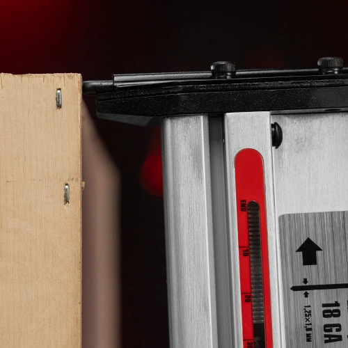 Нейлер-степлер пневматический 2 в 1, с регулировкой глубины забивания, гвозди 18GA, скобы 18GA Matrix по ценам производителя в Воронеже с доставкой по всей России