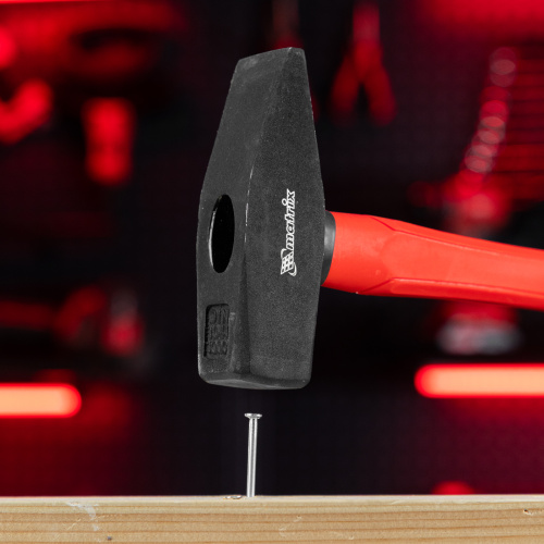 Молоток слесарный optimal, 1000 г, фибергласовая обрезиненная рукоятка, квадратный боек Matrix по ценам производителя в Воронеже с доставкой по всей России