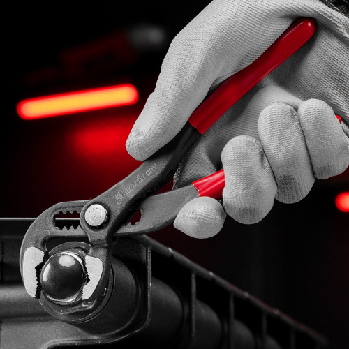 Клещи переставные 180 мм, кнопочный механизм, хром-ванадий, обливные рукоятки Matrix по ценам производителя в Воронеже с доставкой по всей России