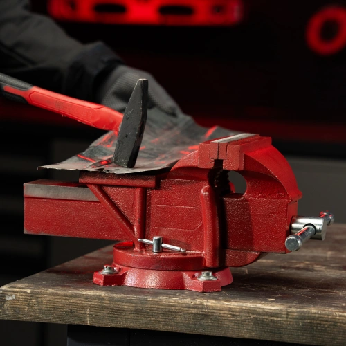 Тиски слесарные, 150 мм, поворотные, с наковальней Matrix по ценам производителя в Воронеже с доставкой по всей России