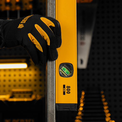 Уровень алюминиевый, магнит, фрезерованный, 3 глазка (1 зеркал.) 0,5 мм/м, 800 мм Denzel по ценам производителя в Воронеже с доставкой по всей России