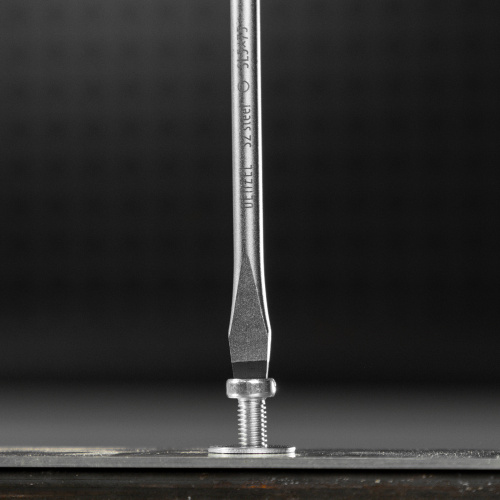 Отвертка, SL5x75 мм, S2, 3к рукоятка Denzel по ценам производителя в Воронеже с доставкой по всей России