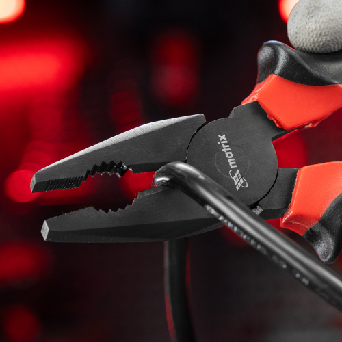 Плоскогубцы комбинированные Black Nickel, 200 мм, двухкомпонентные рукоятки Matrix по ценам производителя в Воронеже с доставкой по всей России