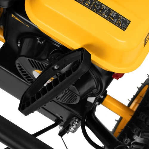 Бензиновая снегоуборочная машина SBM 610, 212 cc, ручной старт, фара Denzel по ценам производителя в Воронеже с доставкой по всей России