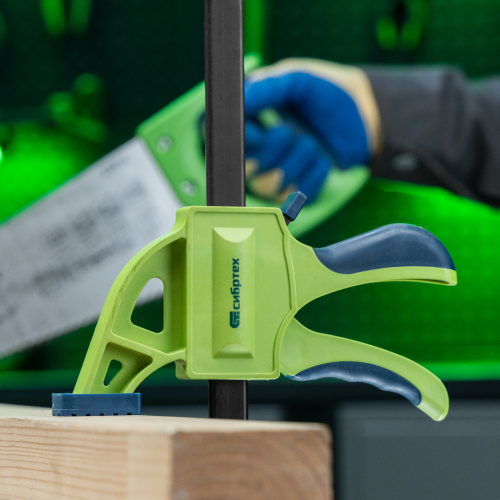 Струбцина F-образная, быстрозажимная, 200 х 70 х 420 мм, пластиковый корпус, фиксатор, двухкомпонентная рукоятка Сибртех по ценам производителя в Воронеже с доставкой по всей России