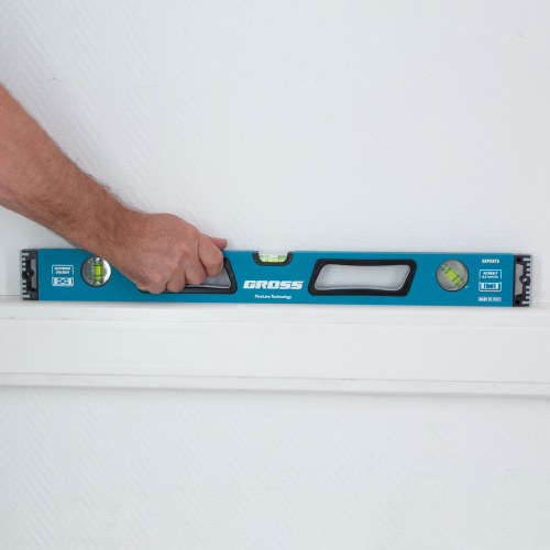 Уровень алюминиевый, 600 мм, усиленный с ударопрочными заглушками, рукоятки, 3 глазка Gross по ценам производителя в Воронеже с доставкой по всей России