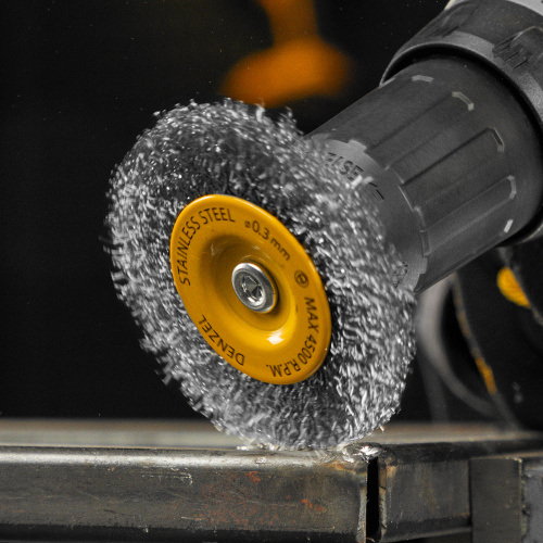 Щетка для дрели, 75 мм, Плоская, со шпилькой, нержавеющая витая проволока Denzel по ценам производителя в Воронеже с доставкой по всей России