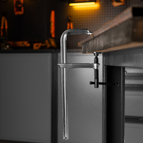 Струбцина F-образная, 100x300мм, кованая Denzel по ценам производителя в Воронеже с доставкой по всей России