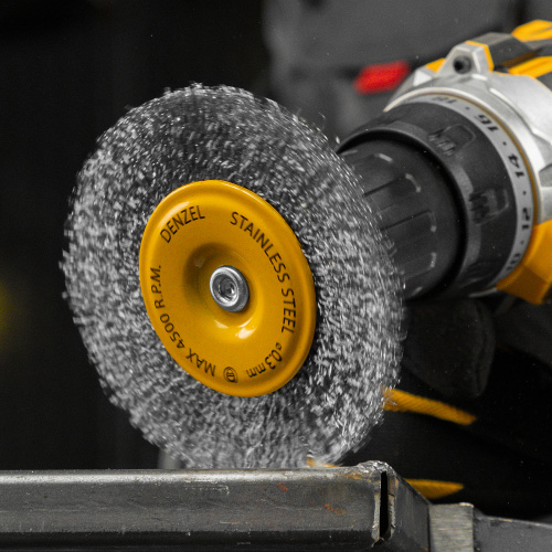 Щетка для дрели 100 мм, Плоская, со шпилькой, нержавеющая витая проволока Denzel по ценам производителя в Воронеже с доставкой по всей России