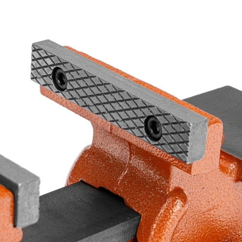 Тиски слесарные, 100 мм, поворотные, с наковальней Sparta по ценам производителя в Воронеже с доставкой по всей России