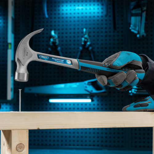 Молоток-гвоздодер, 570 г, цельнокованый, трехкомпонентная рукоятка Gross по ценам производителя в Воронеже с доставкой по всей России