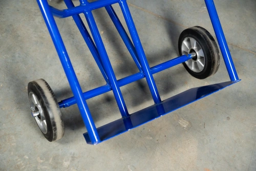 Тележка для металлических бочек TOR КБ-2 (250 пневмо+160 поворотное) по ценам производителя в Воронеже с доставкой по всей России