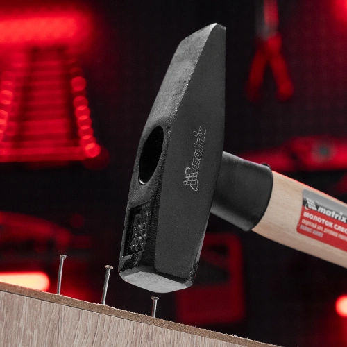 Молоток слесарный, 400 г, квадратный боек, деревянная рукоятка Matrix по ценам производителя в Воронеже с доставкой по всей России